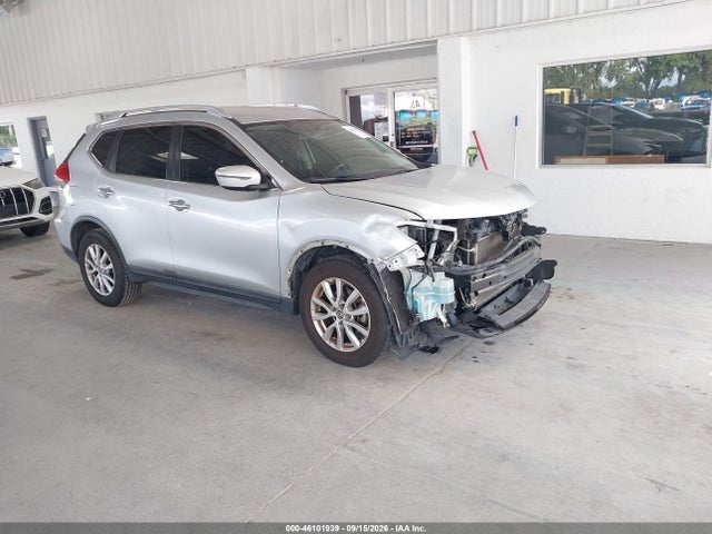 46101939 :رقم المزاد ، KNMAT2MTXHP509818 vin ، 2017 Nissan Rogue Sv مزاد بيع