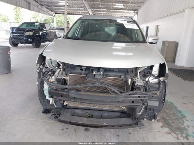 46101939 :رقم المزاد ، KNMAT2MTXHP509818 vin ، 2017 Nissan Rogue Sv مزاد بيع