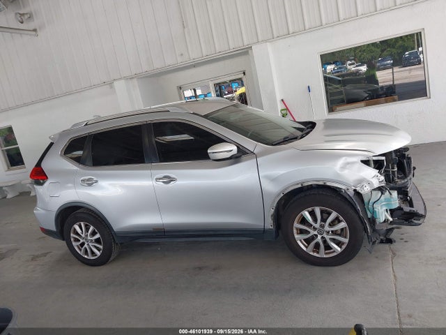 46101939 :رقم المزاد ، KNMAT2MTXHP509818 vin ، 2017 Nissan Rogue Sv مزاد بيع