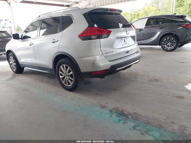 46101939 :رقم المزاد ، KNMAT2MTXHP509818 vin ، 2017 Nissan Rogue Sv مزاد بيع