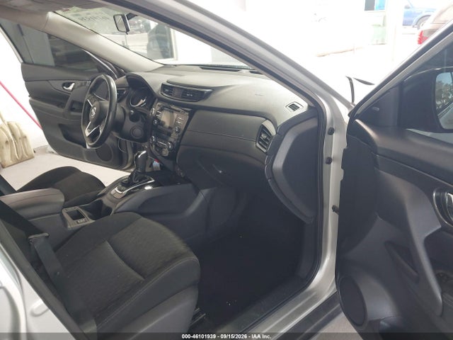 46101939 :رقم المزاد ، KNMAT2MTXHP509818 vin ، 2017 Nissan Rogue Sv مزاد بيع