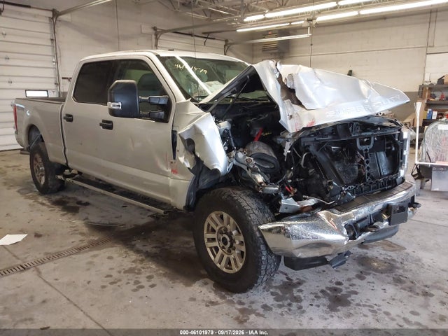 46101979 :رقم المزاد ، 1FT7W2B67JEB90281 vin ، 2018 Ford F-250 Xlt مزاد بيع