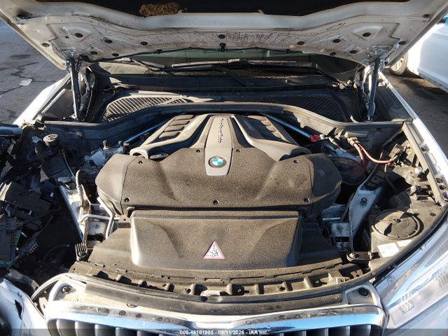 46101985 :رقم المزاد ، 5UXKR6C5XF0J74965 vin ، 2015 Bmw X5 Xdrive50i مزاد بيع