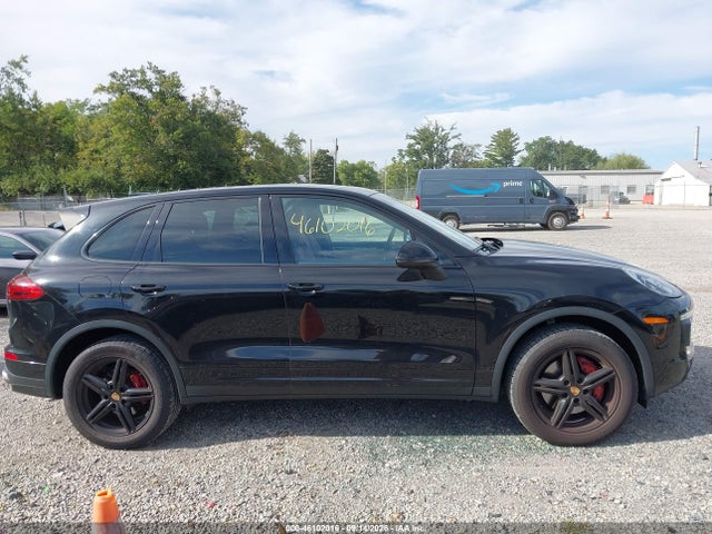 46102016 :رقم المزاد ، WP1AA2A29GKA10052 vin ، 2016 Porsche Cayenne مزاد بيع