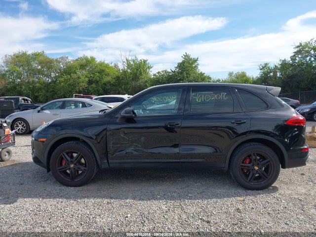 46102016 :رقم المزاد ، WP1AA2A29GKA10052 vin ، 2016 Porsche Cayenne مزاد بيع