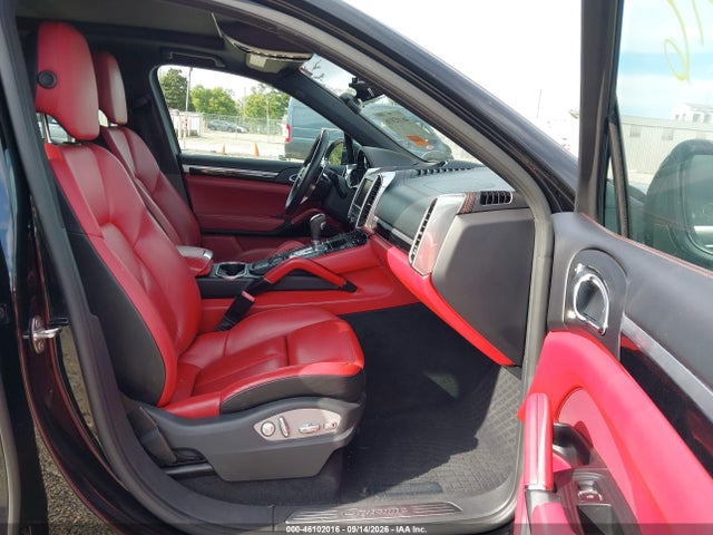 46102016 :رقم المزاد ، WP1AA2A29GKA10052 vin ، 2016 Porsche Cayenne مزاد بيع