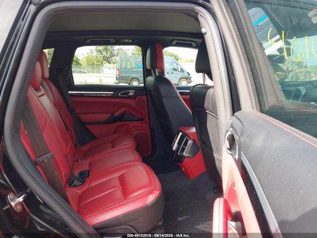 46102016 :رقم المزاد ، WP1AA2A29GKA10052 vin ، 2016 Porsche Cayenne مزاد بيع