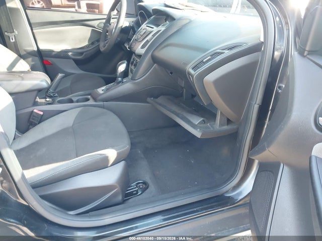 46102040 :رقم المزاد ، 1FAHP3K20CL107251 vin ، 2012 Ford Focus Se مزاد بيع