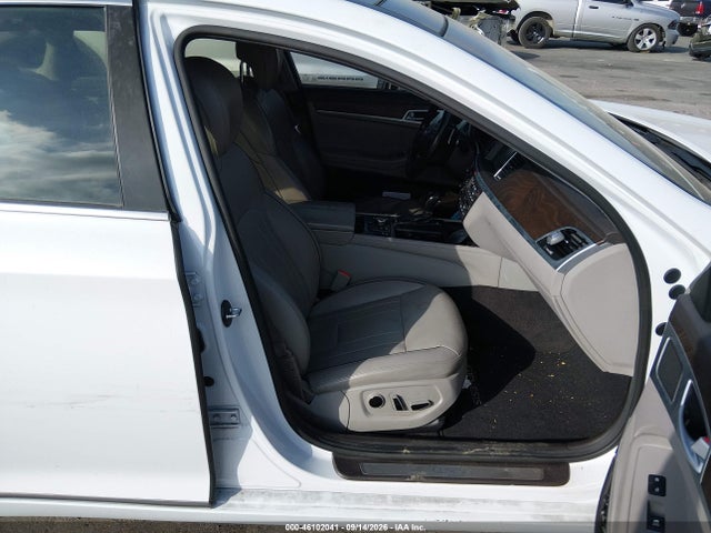 Продаж на аукціоні авто 2015 Hyundai Genesis 3.8, vin: KMHGN4JE8FU067377, номер лоту: 46102041
