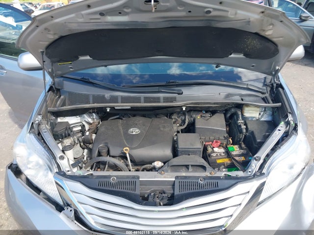 5TDKZ3DC3HS785644 Toyota Sienna Le 8 Passenger