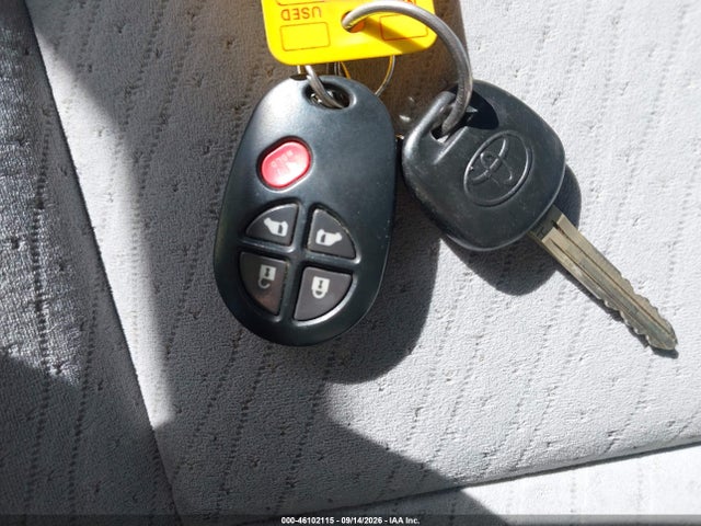 5TDKZ3DC3HS785644 Toyota Sienna Le 8 Passenger
