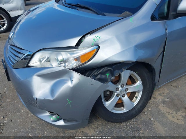 5TDKZ3DC3HS785644 Toyota Sienna Le 8 Passenger