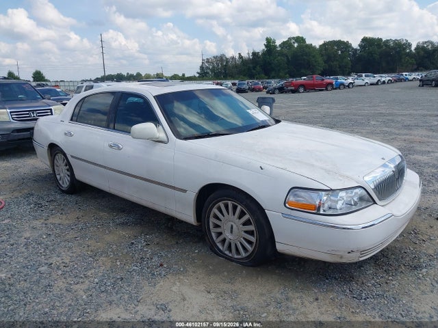Aukcja sprzedaży 2003 Lincoln Town Car Signature, vin: 1LNHM82W73Y611586, numer aukcji: 46102157