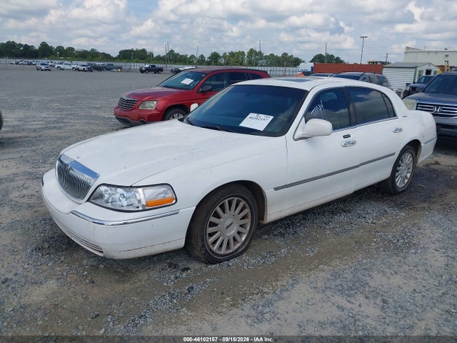 Aukcja sprzedaży 2003 Lincoln Town Car Signature, vin: 1LNHM82W73Y611586, numer aukcji: 46102157