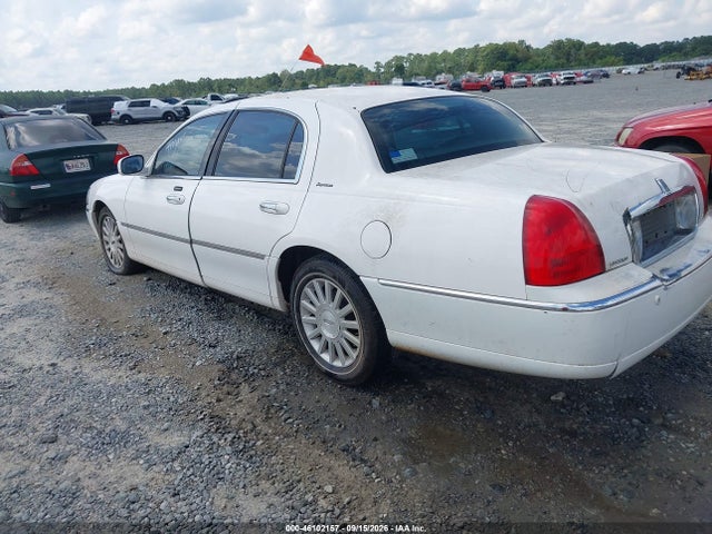 Aukcja sprzedaży 2003 Lincoln Town Car Signature, vin: 1LNHM82W73Y611586, numer aukcji: 46102157