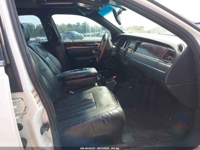 Aukcja sprzedaży 2003 Lincoln Town Car Signature, vin: 1LNHM82W73Y611586, numer aukcji: 46102157