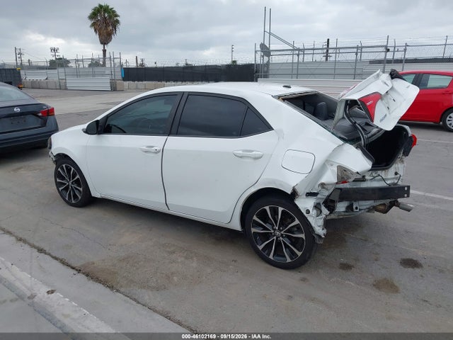 Toyota COROLLA SE 2018 5YFBURHE4JP800535 Image 3