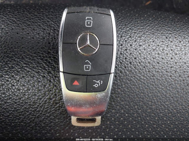 46102225 :رقم المزاد ، W1KWF8EB5LR596259 vin ، 2020 Mercedes-benz C 300 4matic مزاد بيع