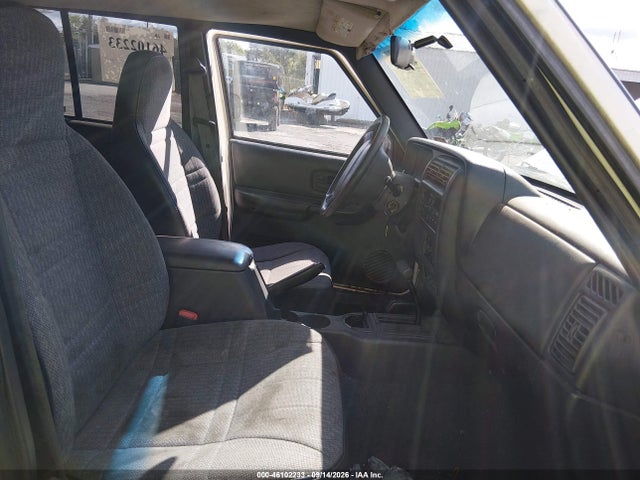 Продажа на аукционе авто 2000 Jeep Cherokee Sport, vin: 1J4FF48S3YL236524, номер лота: 46102233