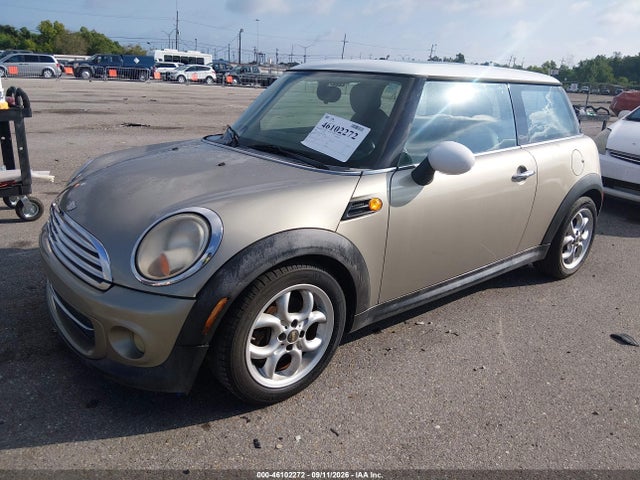 46102272 :رقم المزاد ، WMWSU3C59BT181670 vin ، 2011 Mini Cooper مزاد بيع