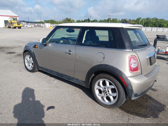 46102272 :رقم المزاد ، WMWSU3C59BT181670 vin ، 2011 Mini Cooper مزاد بيع