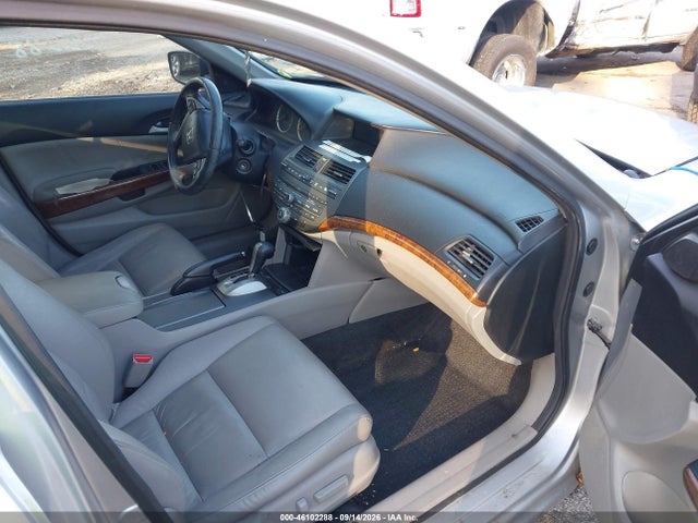 46102288 :رقم المزاد ، 1HGCP3F81BA003270 vin ، 2011 Honda Accord 3.5 Ex-l مزاد بيع