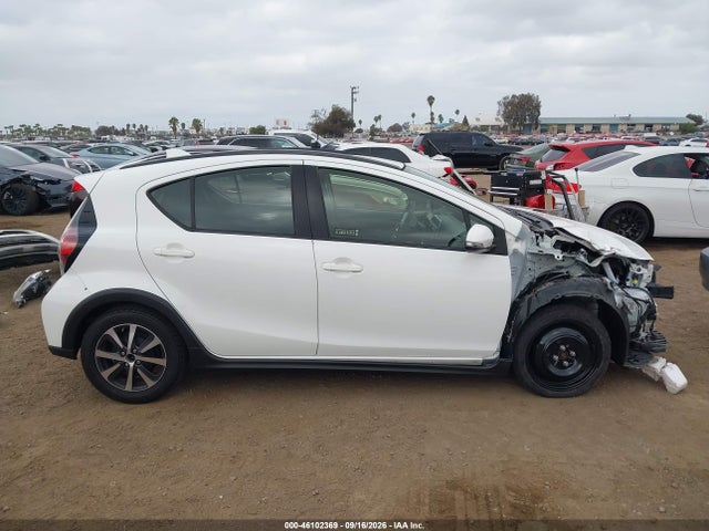 Продажа на аукционе авто 2018 Toyota Prius C Two, vin: JTDKDTB35J1599608, номер лота: 46102369