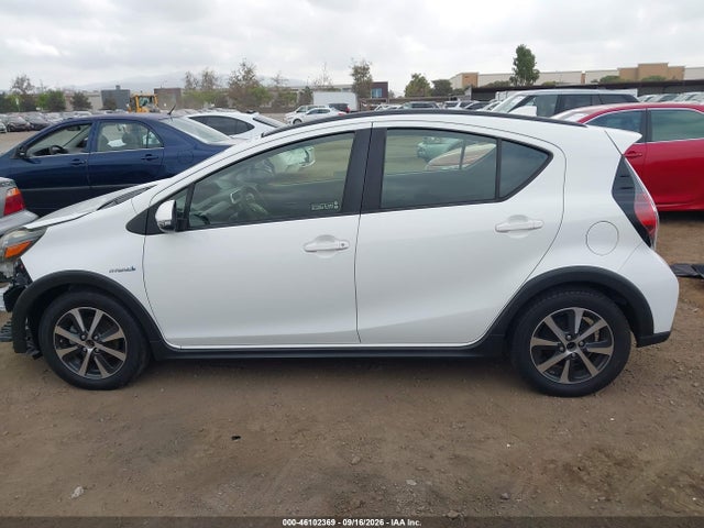 Продажа на аукционе авто 2018 Toyota Prius C Two, vin: JTDKDTB35J1599608, номер лота: 46102369