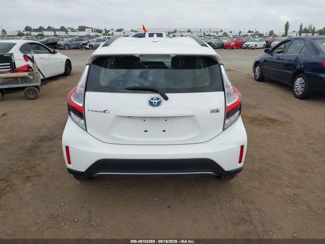 Продажа на аукционе авто 2018 Toyota Prius C Two, vin: JTDKDTB35J1599608, номер лота: 46102369
