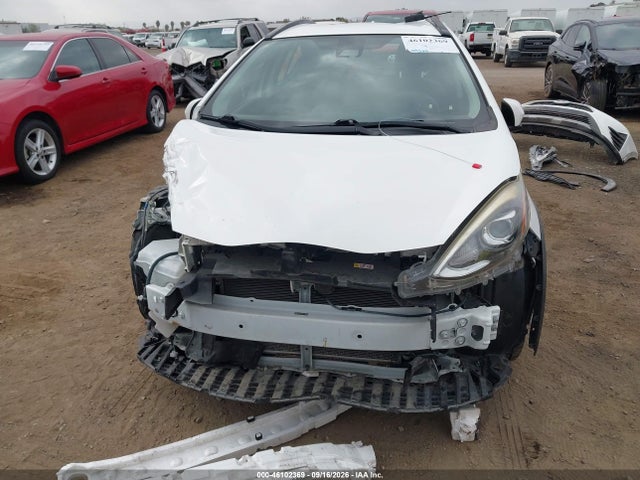 Продажа на аукционе авто 2018 Toyota Prius C Two, vin: JTDKDTB35J1599608, номер лота: 46102369