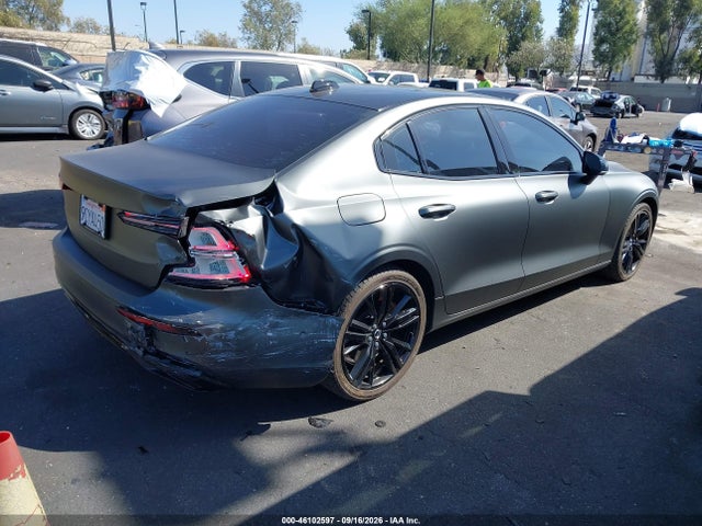 2022 Volvo S60 Recharge Plug-in Hybrid T8 Black Edition R-design Extended Range მანქანა იყიდება აუქციონზე, vin: 7JRH60FD4NG192485, აუქციონის ნომერი: 46102597