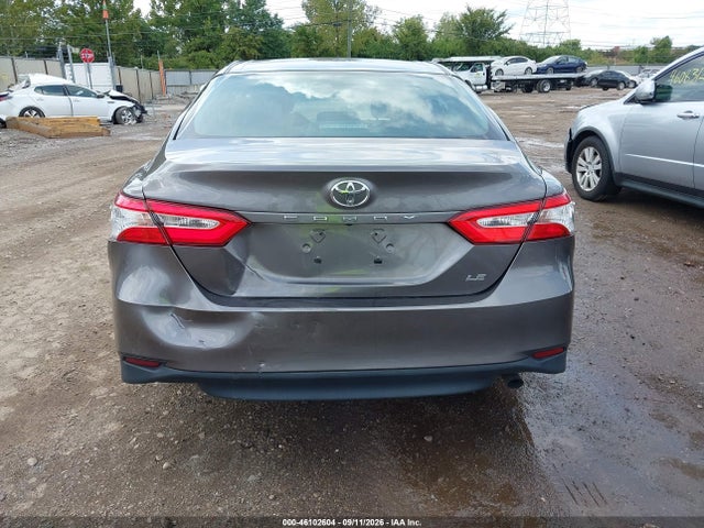 2018 Toyota Camry Le მანქანა იყიდება აუქციონზე, vin: 4T1B11HKXJU058270, აუქციონის ნომერი: 46102604