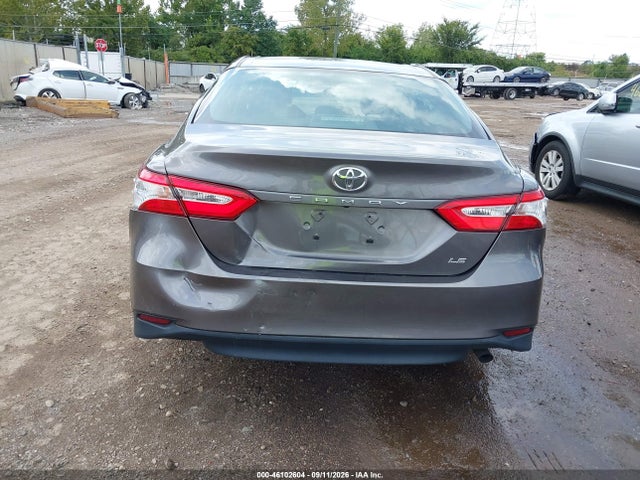 2018 Toyota Camry Le მანქანა იყიდება აუქციონზე, vin: 4T1B11HKXJU058270, აუქციონის ნომერი: 46102604
