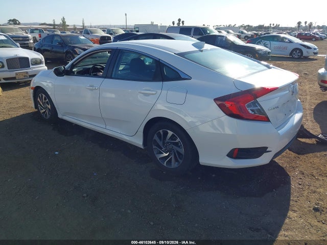 Honda CIVIC EX 2018 2HGFC2F76JH542915 Image 3