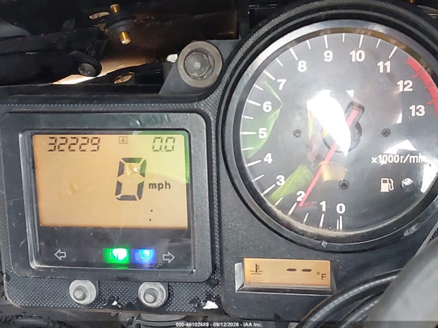 2001 Honda Cbr900 Rr მანქანა იყიდება აუქციონზე, vin: JH2SC440X1M103185, აუქციონის ნომერი: 46102689