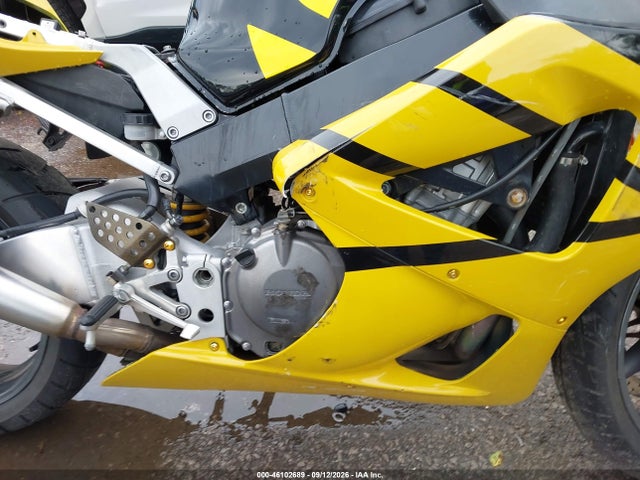 2001 Honda Cbr900 Rr მანქანა იყიდება აუქციონზე, vin: JH2SC440X1M103185, აუქციონის ნომერი: 46102689