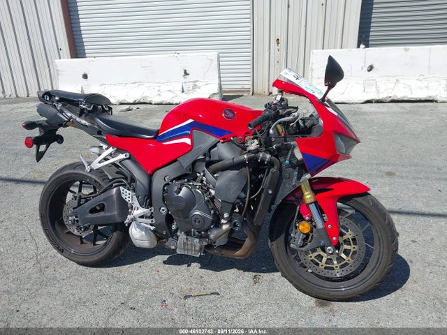 2021 Honda Cbr600 Rr მანქანა იყიდება აუქციონზე, vin: JH2PC40H6MK700075, აუქციონის ნომერი: 46102743