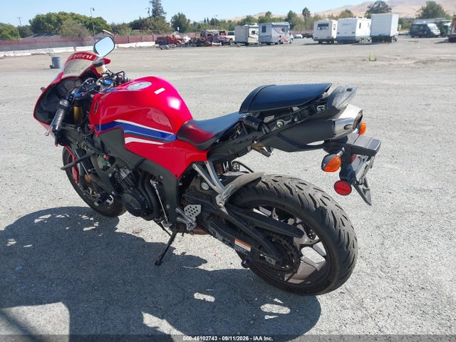 2021 Honda Cbr600 Rr მანქანა იყიდება აუქციონზე, vin: JH2PC40H6MK700075, აუქციონის ნომერი: 46102743