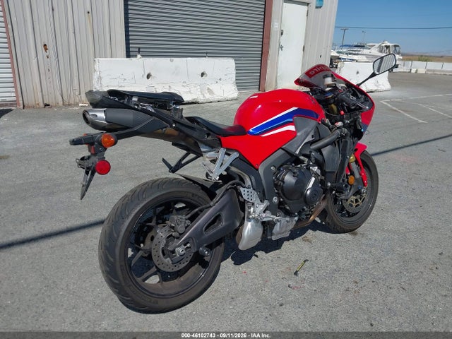 2021 Honda Cbr600 Rr მანქანა იყიდება აუქციონზე, vin: JH2PC40H6MK700075, აუქციონის ნომერი: 46102743