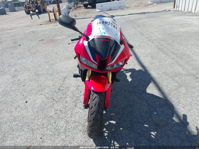 2021 Honda Cbr600 Rr მანქანა იყიდება აუქციონზე, vin: JH2PC40H6MK700075, აუქციონის ნომერი: 46102743