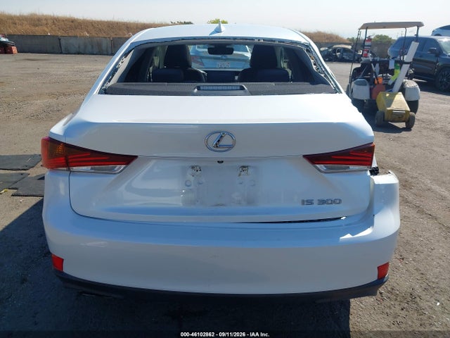 46102862 :رقم المزاد ، JTHBA1D2XK5087000 vin ، 2019 Lexus Is 300 مزاد بيع