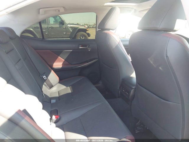 46102862 :رقم المزاد ، JTHBA1D2XK5087000 vin ، 2019 Lexus Is 300 مزاد بيع