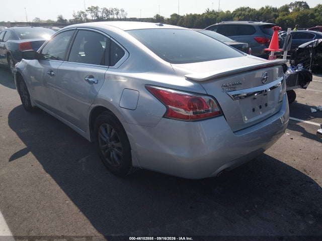 2015 Nissan Altima 2.5 S მანქანა იყიდება აუქციონზე, vin: 1N4AL3AP5FC487167, აუქციონის ნომერი: 46102888