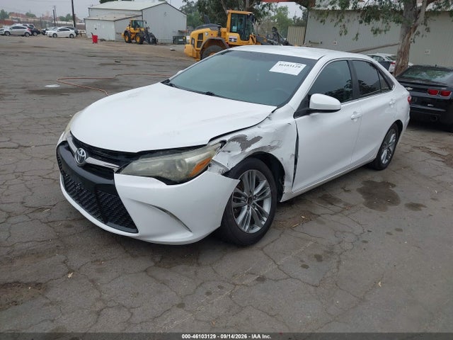 46103129 :رقم المزاد ، 4T1BF1FK1FU105875 vin ، 2015 Toyota Camry Se مزاد بيع