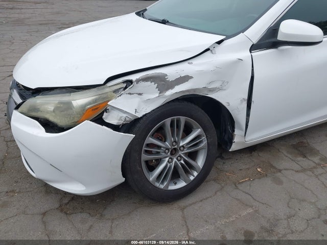 46103129 :رقم المزاد ، 4T1BF1FK1FU105875 vin ، 2015 Toyota Camry Se مزاد بيع