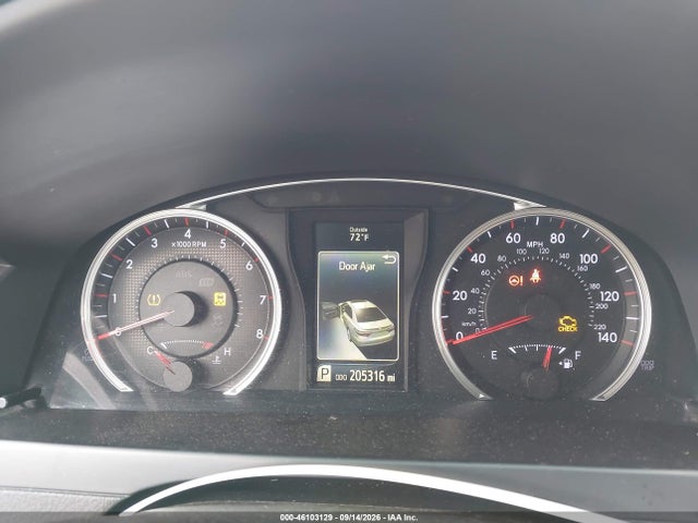 46103129 :رقم المزاد ، 4T1BF1FK1FU105875 vin ، 2015 Toyota Camry Se مزاد بيع