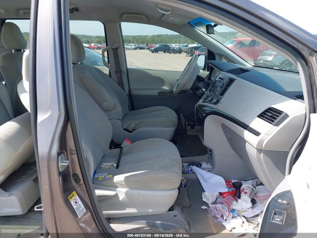 46103180 :رقم المزاد ، 5TDKA3DC6CS015437 vin ، 2012 Toyota Sienna Base 7 Passenger مزاد بيع