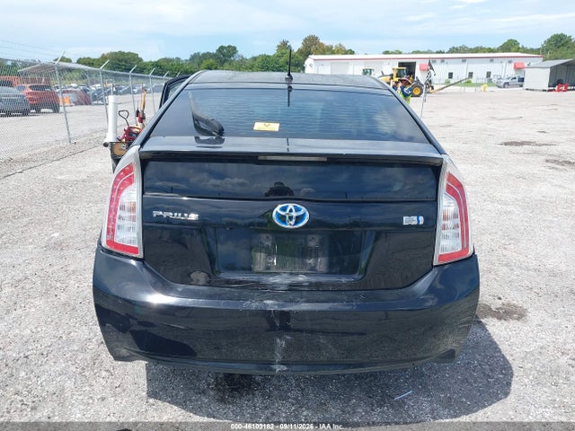 2015 Toyota Prius Two მანქანა იყიდება აუქციონზე, vin: JTDKN3DUXF0483322, აუქციონის ნომერი: 46103182