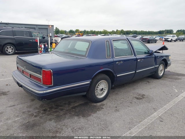 Продажа на аукционе авто 1995 Lincoln Town Car Signature/spinnaker, vin: 1LNLM82W1SY635035, номер лота: 46103202