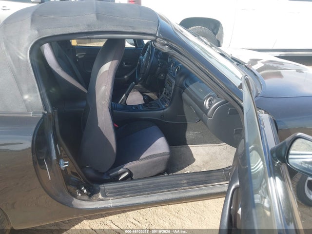 46103217 :رقم المزاد ، JM1NB353940400665 vin ، 2004 Mazda Mx-5 Miata Cloth مزاد بيع